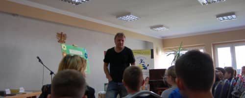 Spotkanie uczniów klasy IVb z pisarzem Tomaszem Trojanowskim